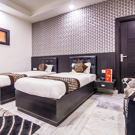 Oyo 8888 Riga Hs Deluxe Hotel Agra  Kültér fotó