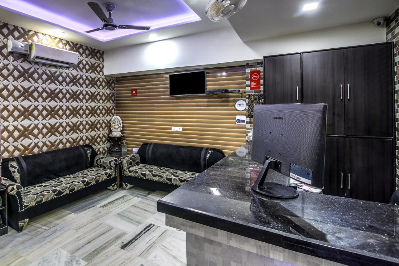 Oyo 8888 Riga Hs Deluxe Hotel Agra  Kültér fotó